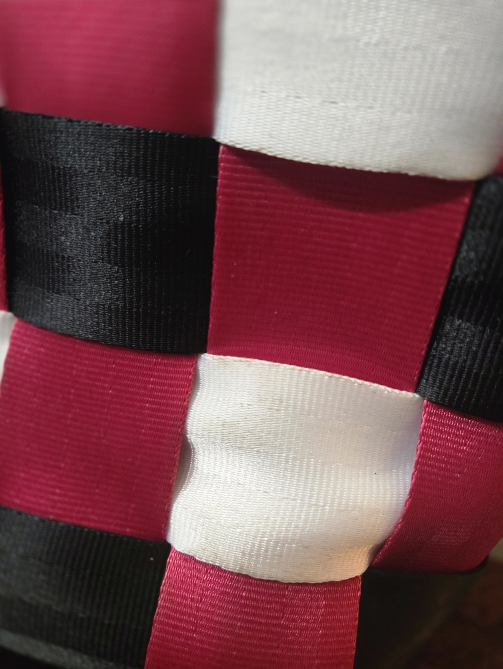 Harveys Seatbelt Bag•Limited Edition 2000s Circa Pink Black White Woven Text Bag - Picture 7 of 16